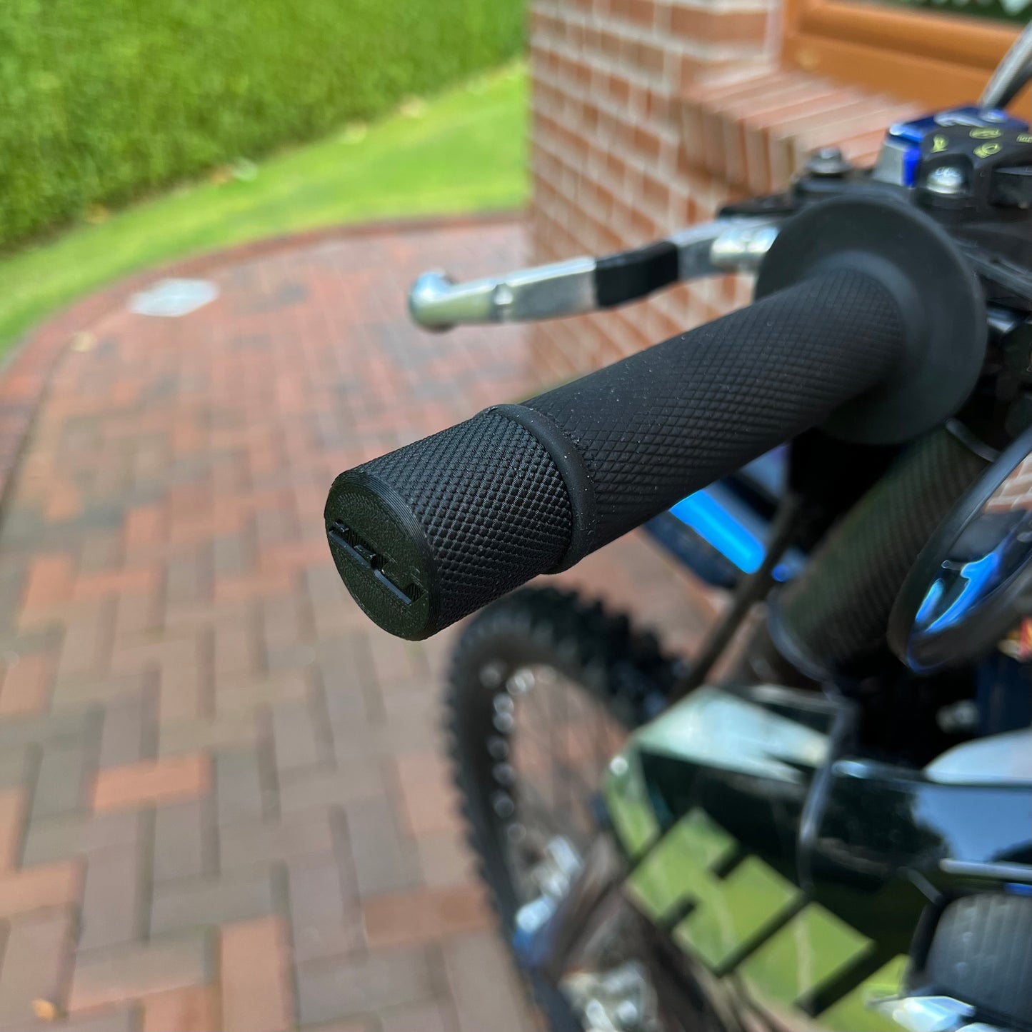 Universal handlebar ends - protection & style