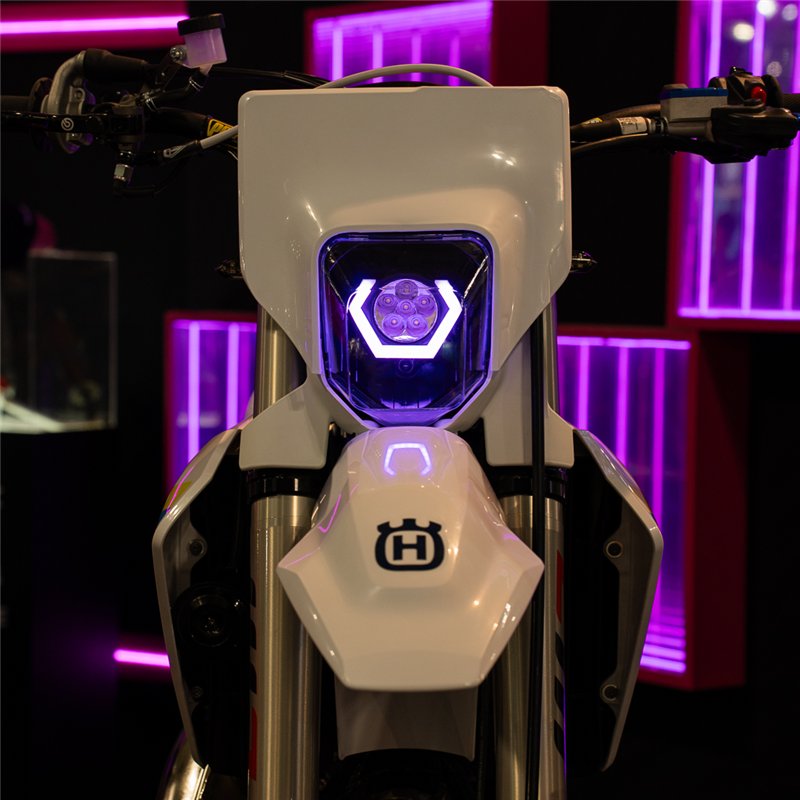 Husqvarna 14-23 Hexagon Scheinwerfer (RGBW + App)